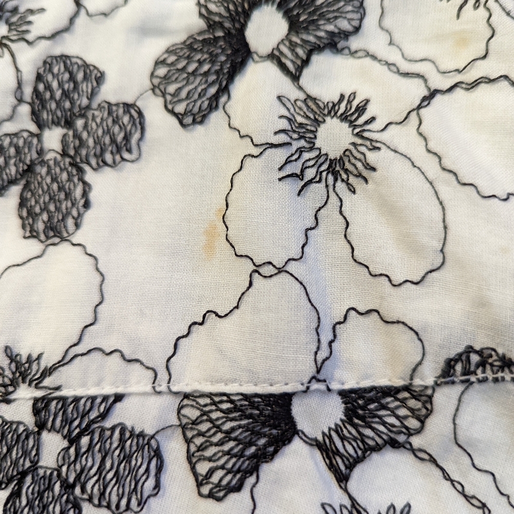 GUC Persaman New York Long Floral Skirt, White & Black, 2 - Picture 5 of 9